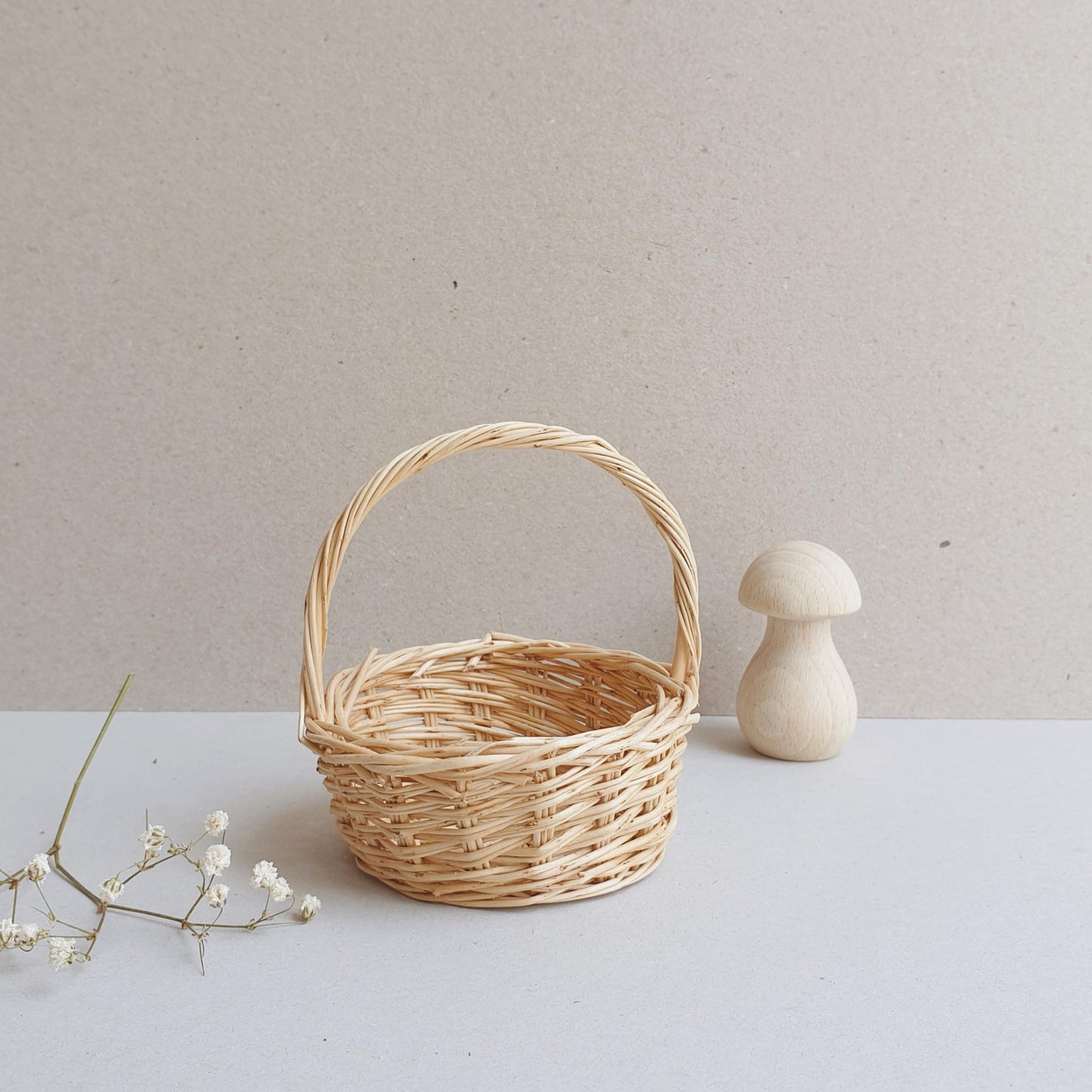 Rattanlittle Basket with handle Mir