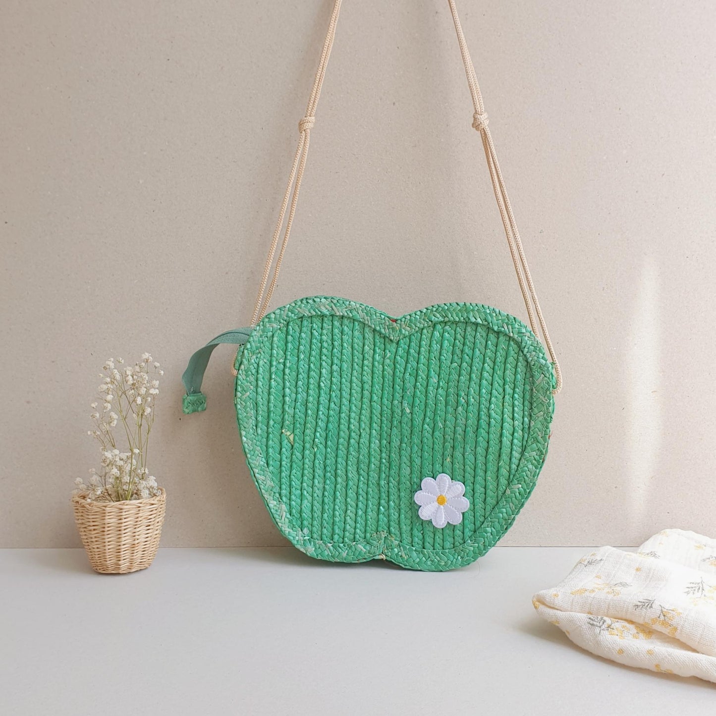 Kids Apple Bag- Green Color-Apple-Shaped Green Palm Leaf Bag – Handmade Fun for Kids & Adults!