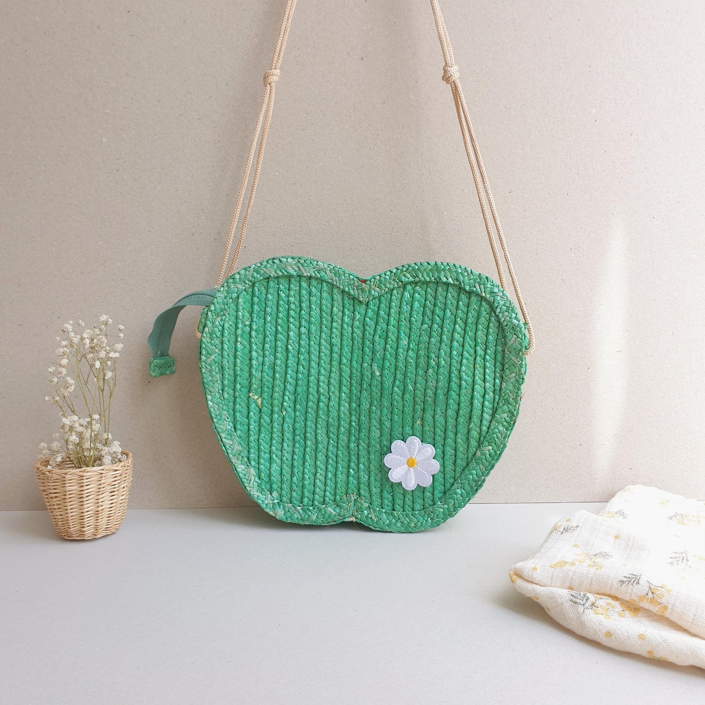 Kids Apple Bag- Green Color-Apple-Shaped Green Palm Leaf Bag – Handmade Fun for Kids & Adults!